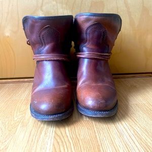 Feeebird boots by Steven